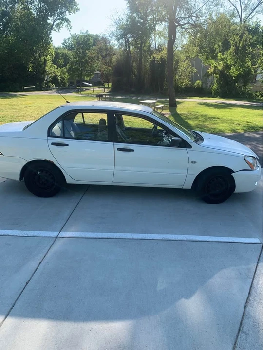 2005 Mitsubishi Lancer 8th Gen - Image 2 of 4