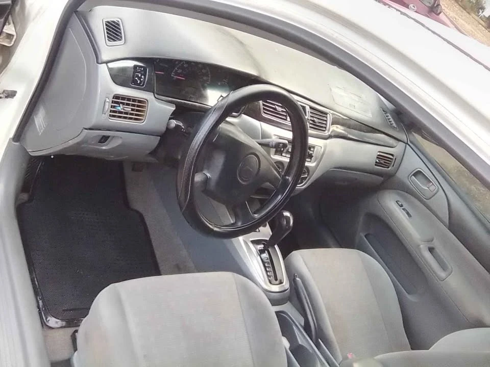 2005 Mitsubishi Lancer 8th Gen - Image 9 of 17