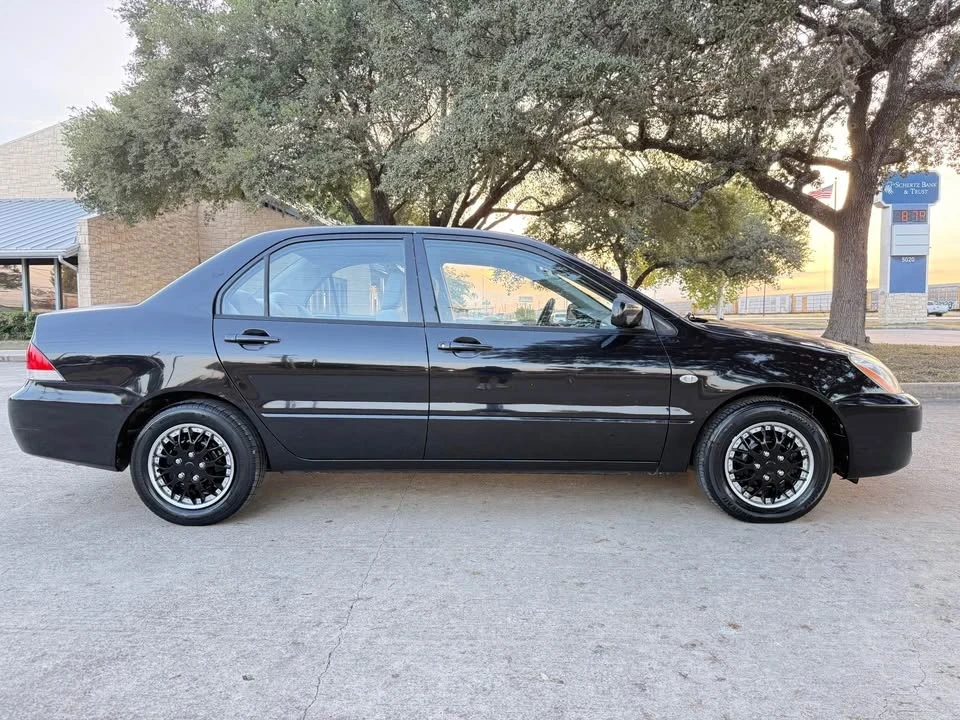 2005 Mitsubishi Lancer 8th Gen - Image 2 of 11