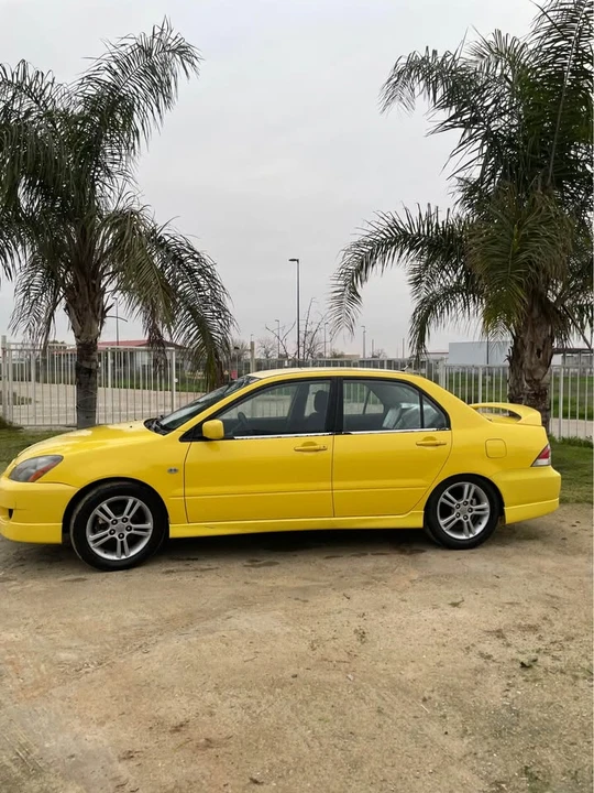 2005 Mitsubishi Lancer 8th Gen - Image 3 of 11