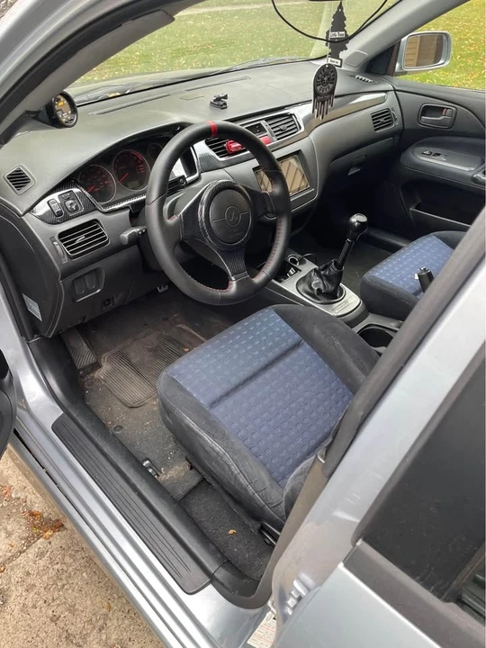 2005 Mitsubishi Lancer - Image 4 of 15