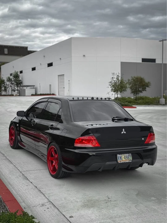 2005 Mitsubishi Lancer - Image 10 of 13