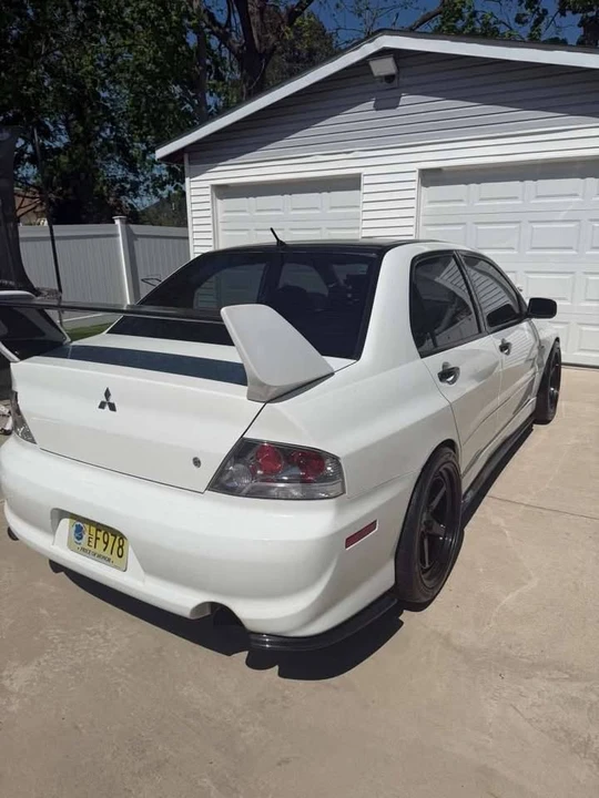 2005 Mitsubishi Lancer Evolution VIII 7th Gen - Image 2 of 19