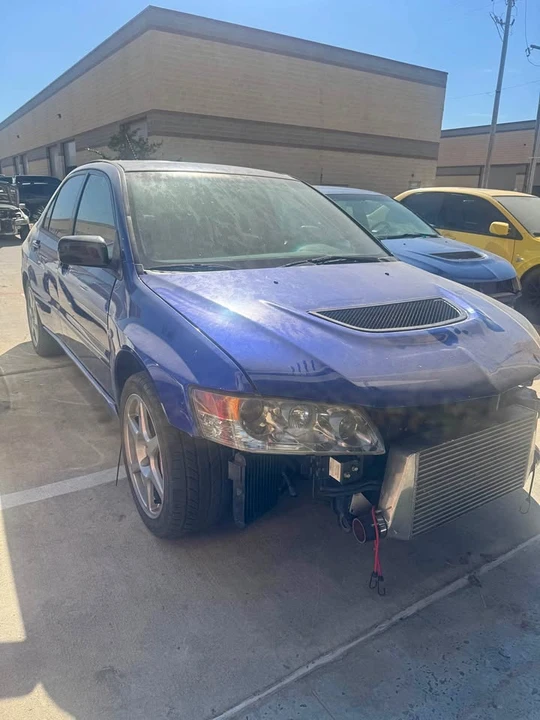 2005 Mitsubishi Lancer - Image 2 of 12