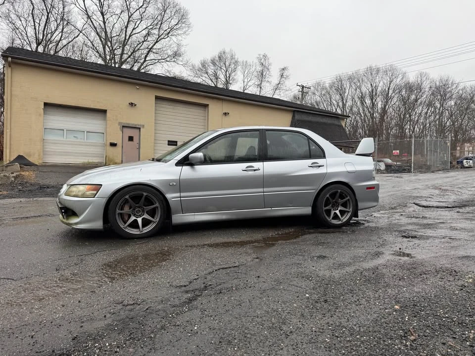 2005 Mitsubishi Lancer Evolution VIII 7th Gen - Image 2 of 11
