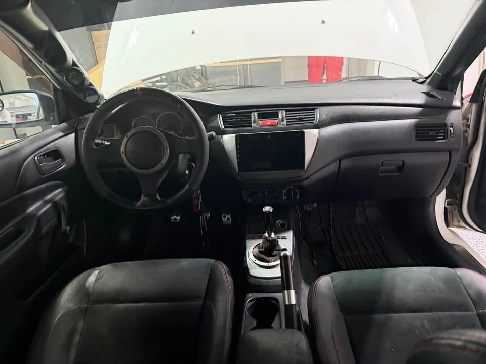 2005 Mitsubishi Lancer Evolution VIII 7th Gen - Image 11 of 16