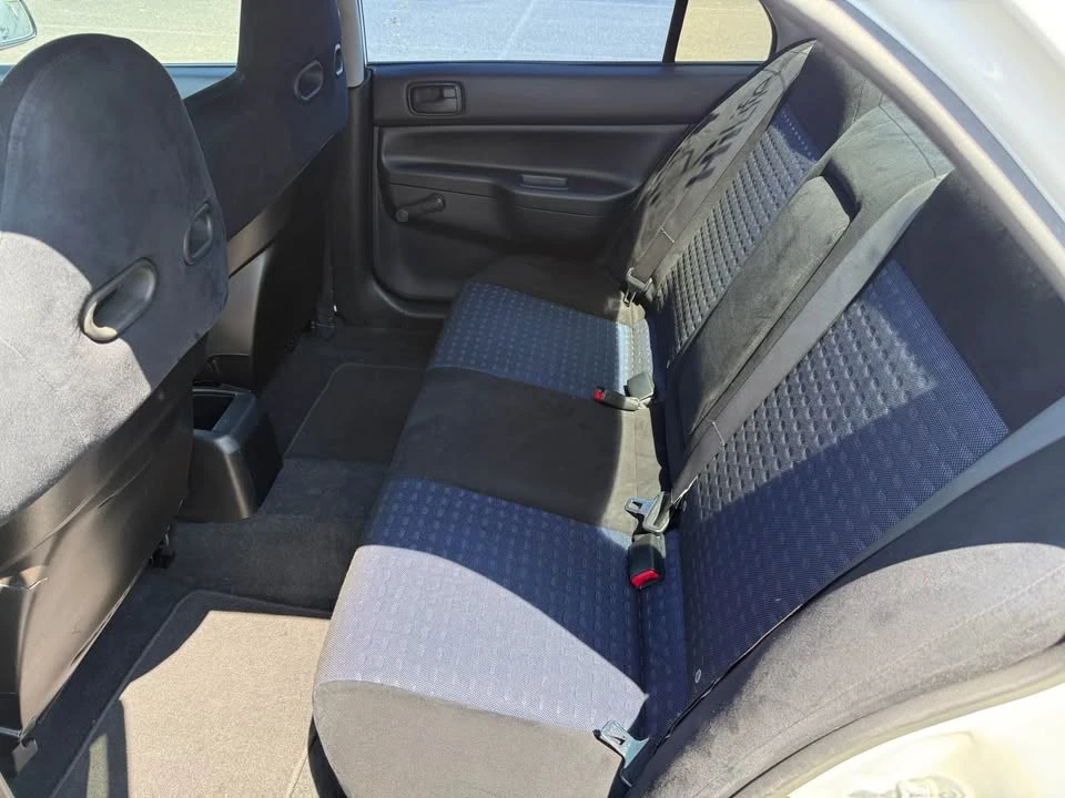 2005 Mitsubishi Lancer - Image 11 of 15