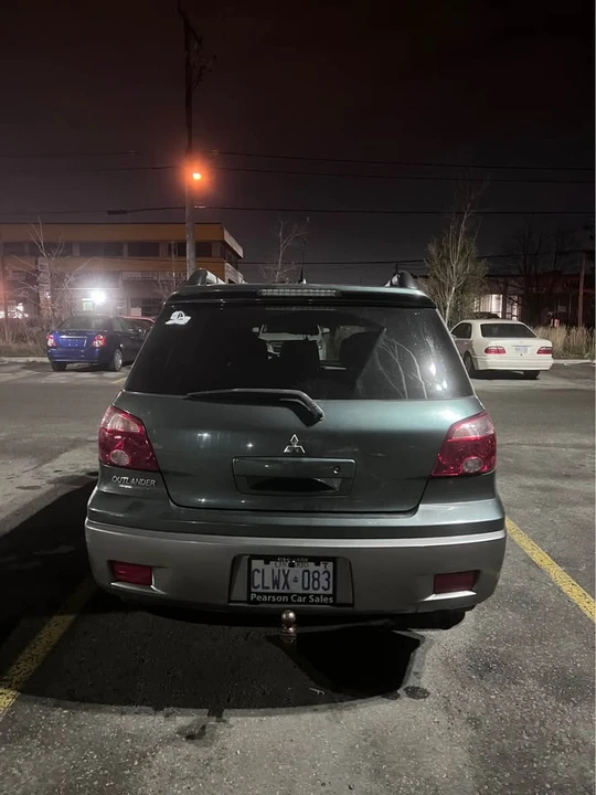 2005 Mitsubishi Outlander - Image 3 of 8