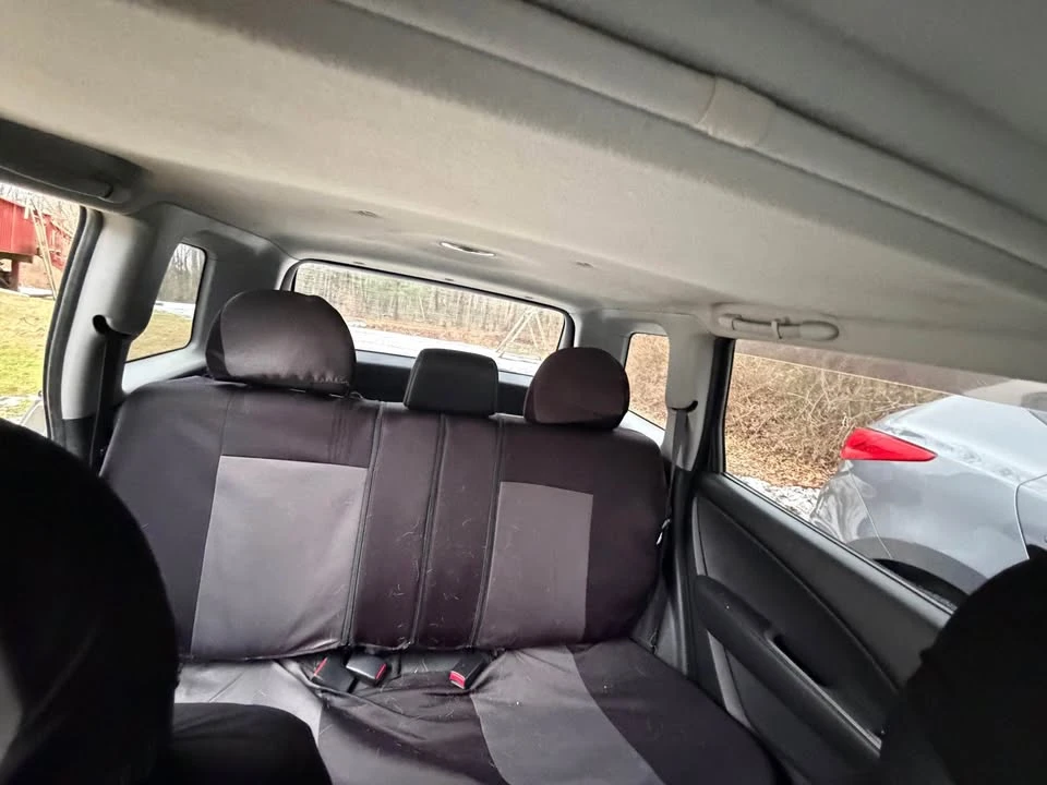 2005 Mitsubishi Outlander - Image 7 of 10