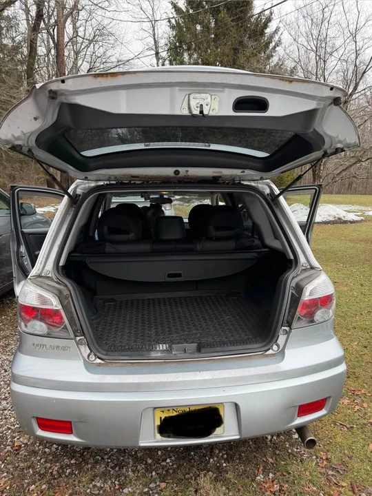 2005 Mitsubishi Outlander - Image 10 of 10