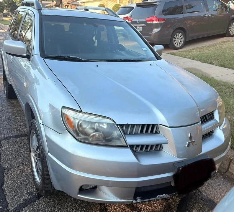 2005 Mitsubishi Outlander - Image 4 of 5