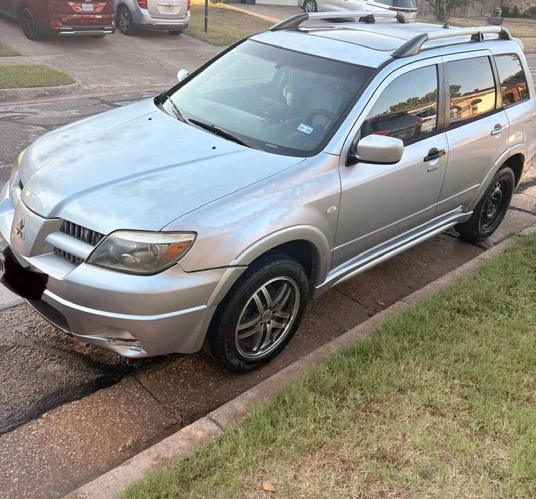 2005 Mitsubishi Outlander - Image 5 of 5