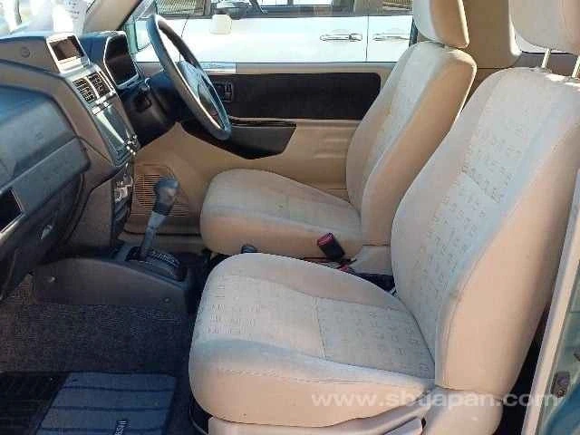 2005 Mitsubishi Pajero/Montero - Image 9 of 9