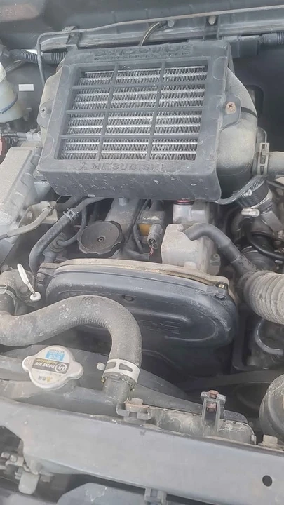 2005 Mitsubishi Pajero/Montero - Image 7 of 9