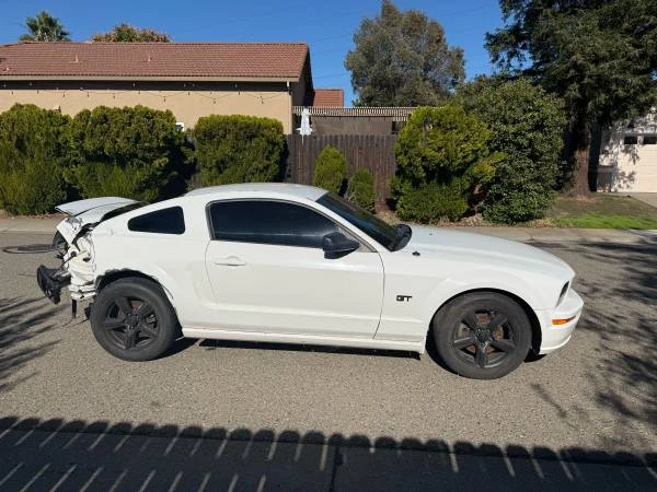 2005 Ford S197 Mustang - Image 2 of 9