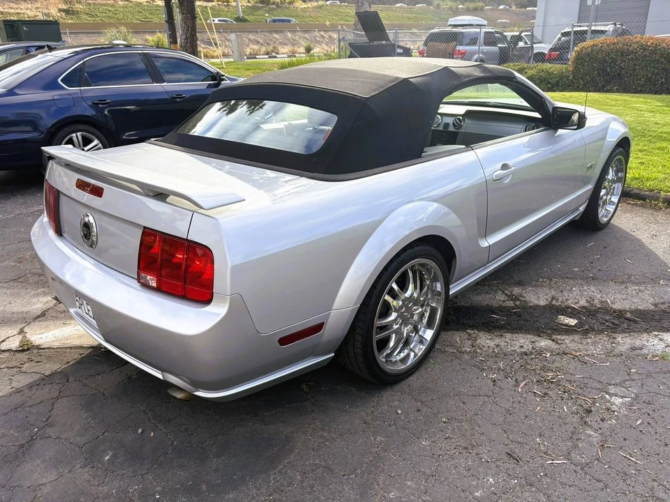 2005 Ford S197 Mustang GT - Image 8 of 24