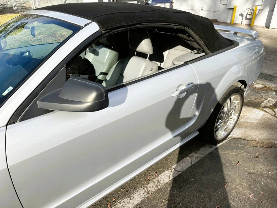 2005 Ford S197 Mustang GT - Image 11 of 24