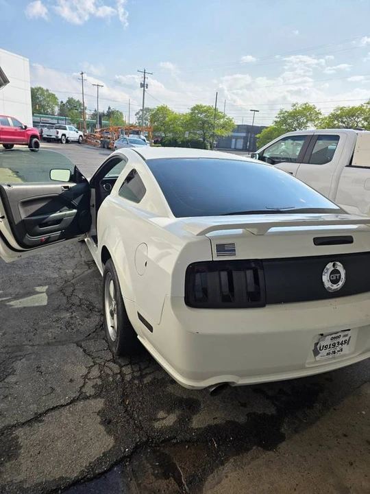 2005 Ford S197 Mustang GT - Image 2 of 9