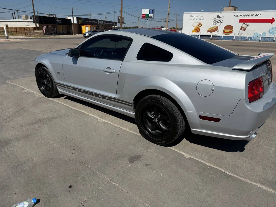 2005 Ford S197 Mustang GT - Image 2 of 7