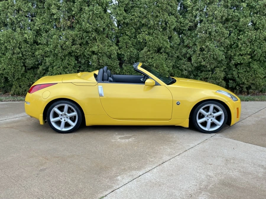 2005 Nissan 350Z 5th Gen - Image 15 of 31