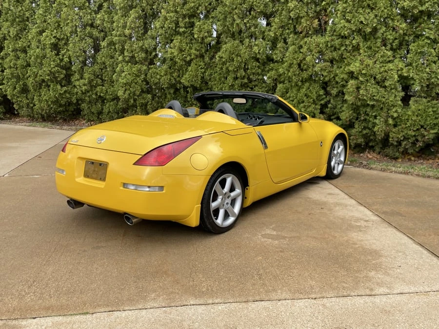 2005 Nissan 350Z 5th Gen - Image 14 of 31