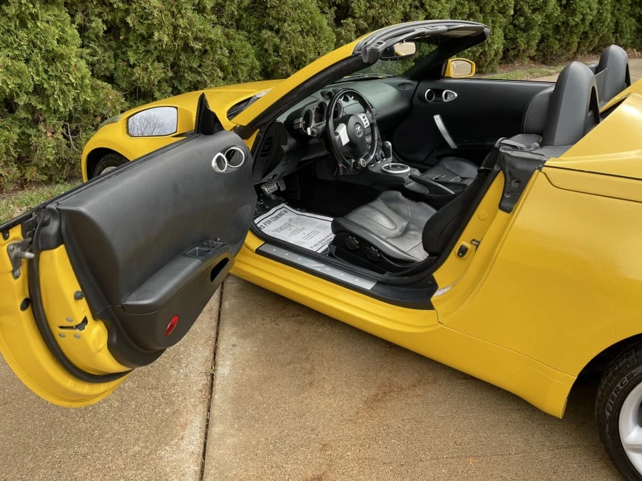 2005 Nissan 350Z 5th Gen - Image 26 of 31