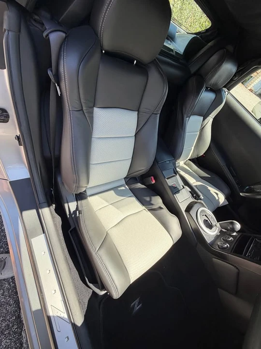 2005 Nissan 350Z 5th Gen - Image 9 of 16