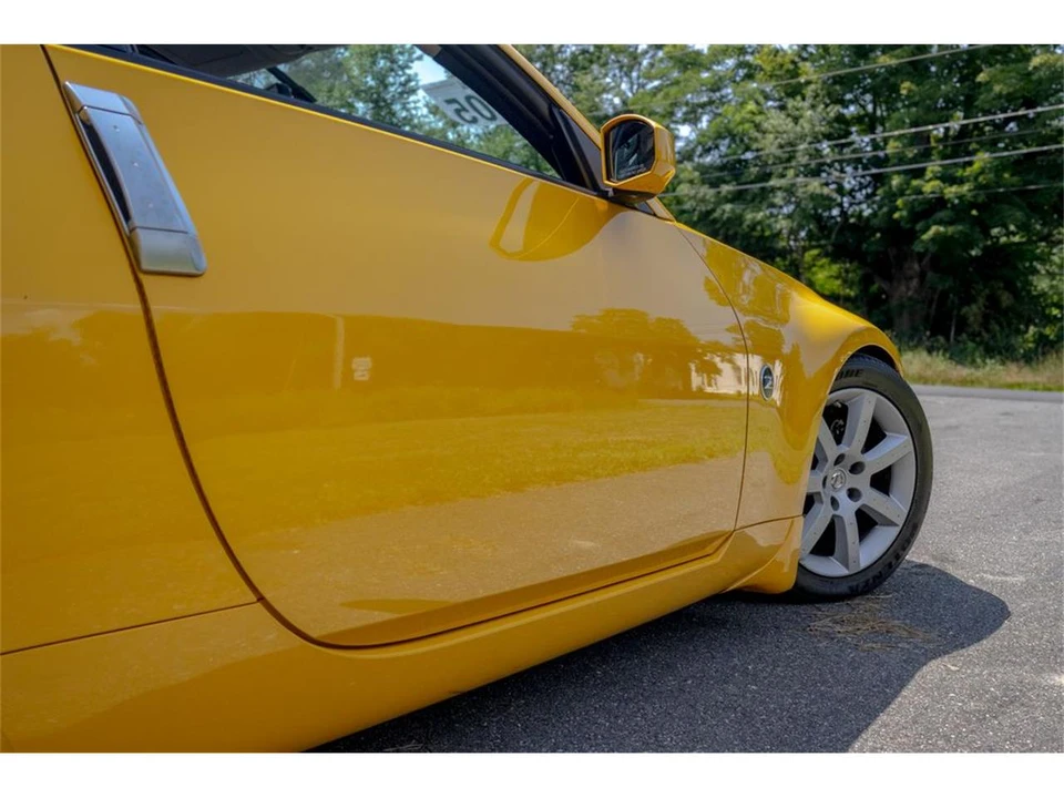 2005 Nissan 350Z 5th Gen - Image 21 of 31