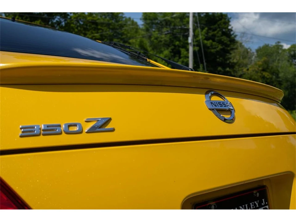 2005 Nissan 350Z 5th Gen - Image 14 of 31