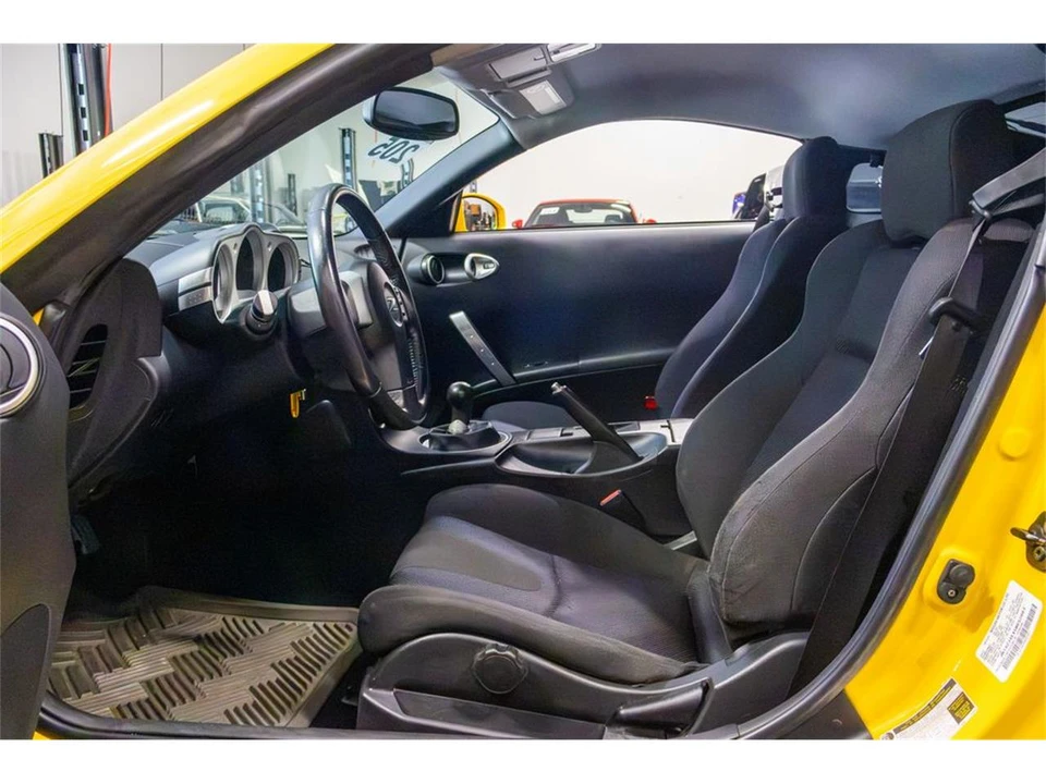 2005 Nissan 350Z 5th Gen - Image 24 of 31