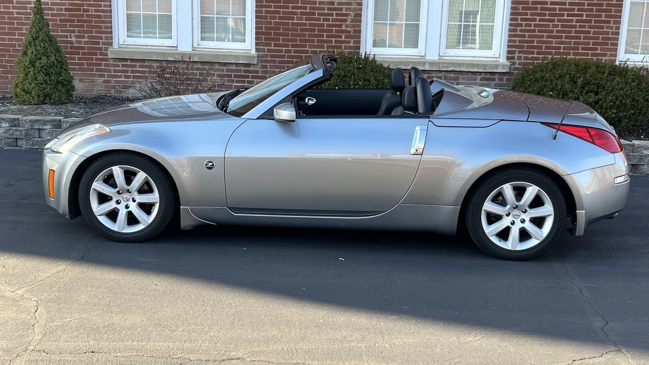 2005 Nissan 350Z 5th Gen - Image 2 of 10