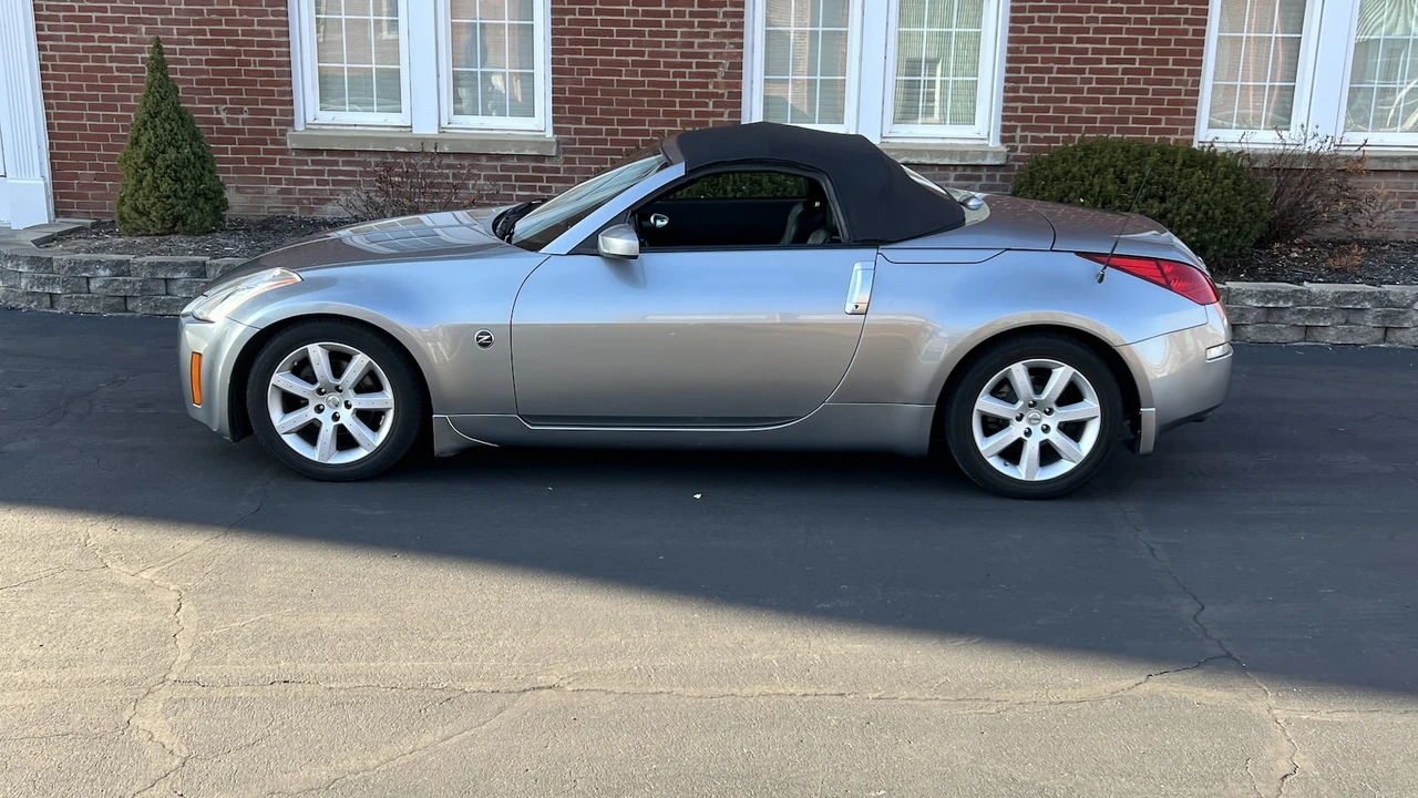 2005 Nissan 350Z 5th Gen - Image 9 of 10