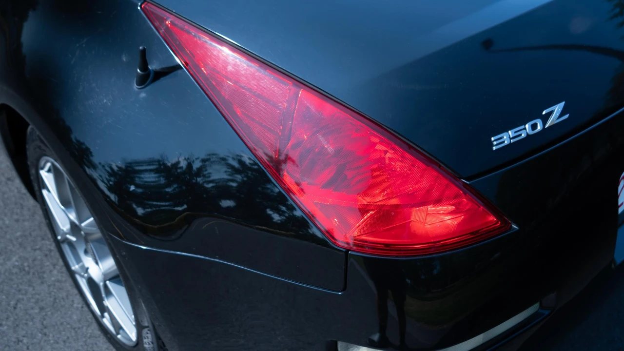 2005 Nissan 350Z 5th Gen - Image 21 of 31