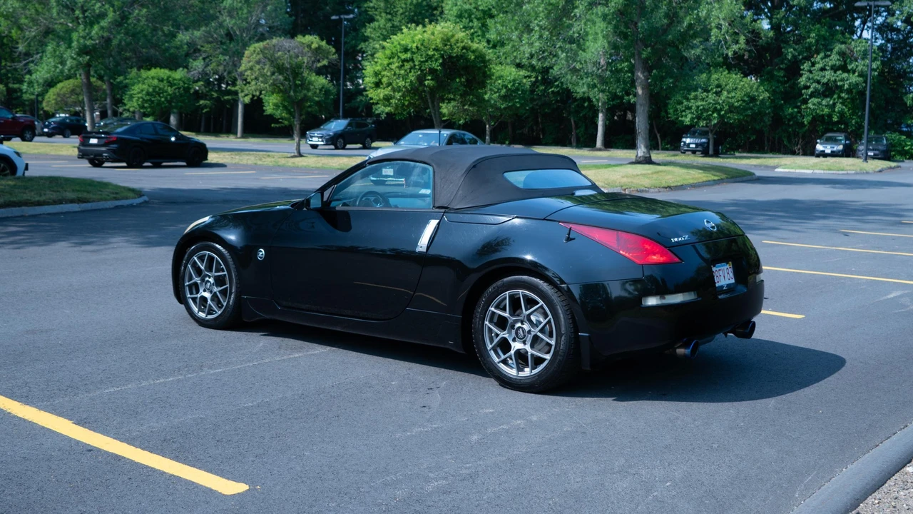 2005 Nissan 350Z 5th Gen - Image 11 of 31