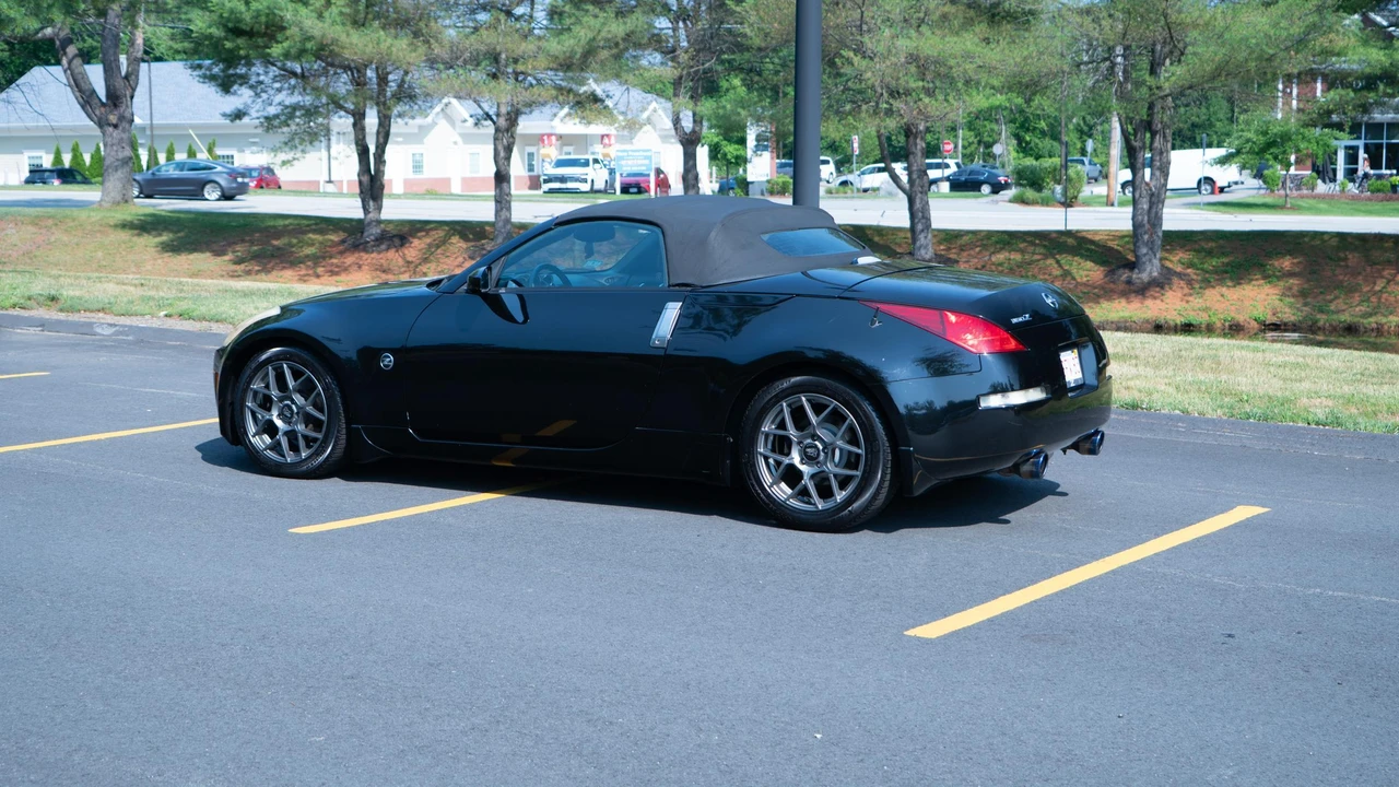 2005 Nissan 350Z 5th Gen - Image 10 of 31