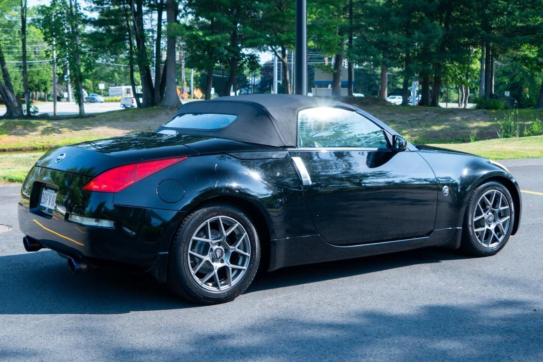 2005 Nissan 350Z 5th Gen - Image 13 of 31