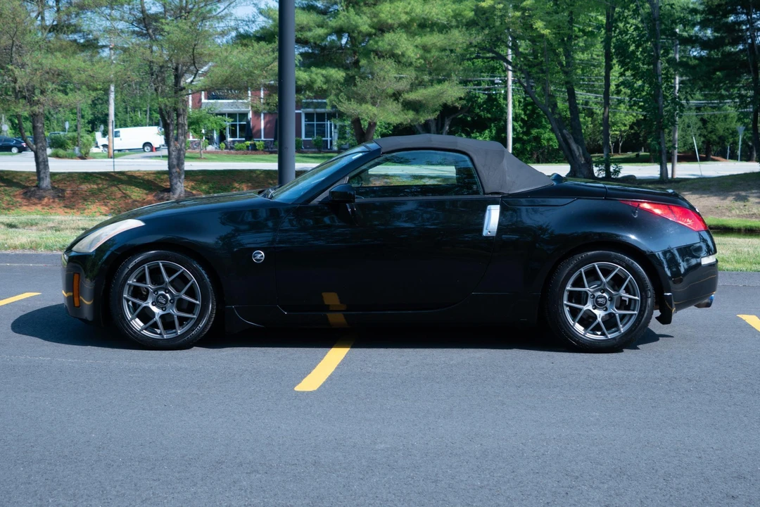 2005 Nissan 350Z 5th Gen - Image 9 of 31