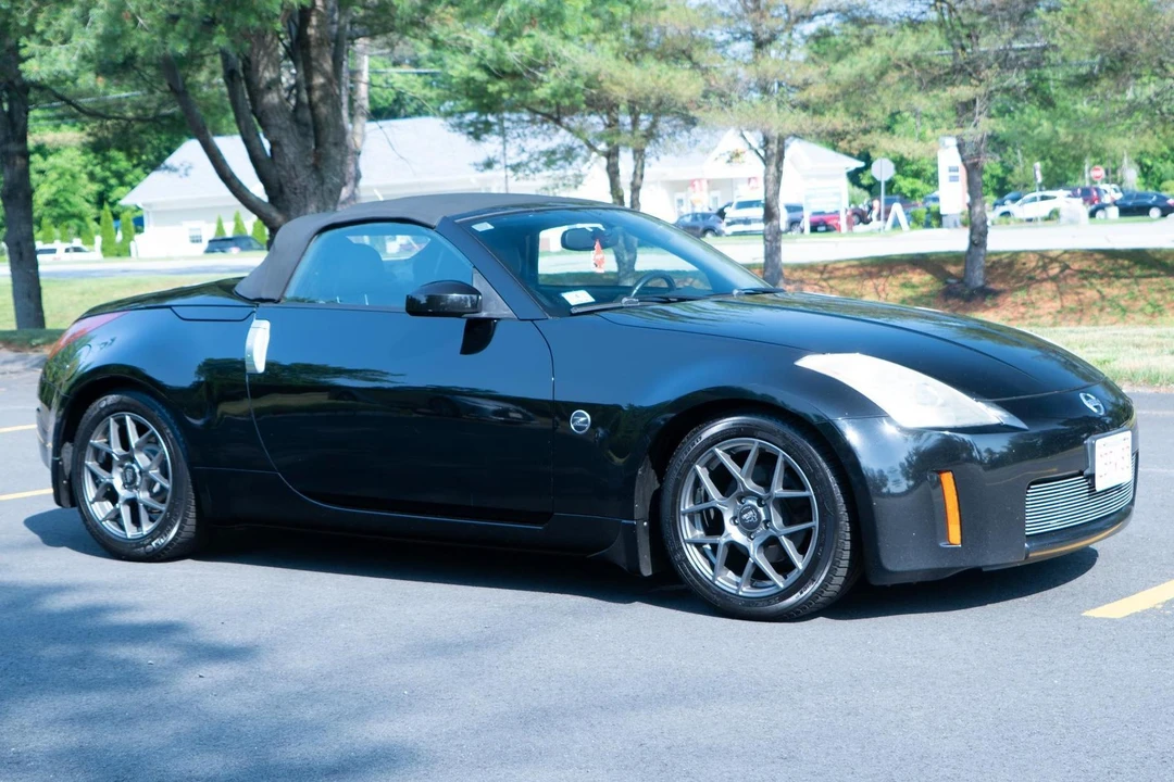 2005 Nissan 350Z 5th Gen - Image 14 of 31