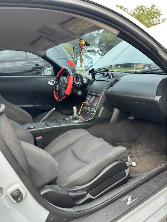 2005 Nissan 350Z 5th Gen - Image 13 of 20