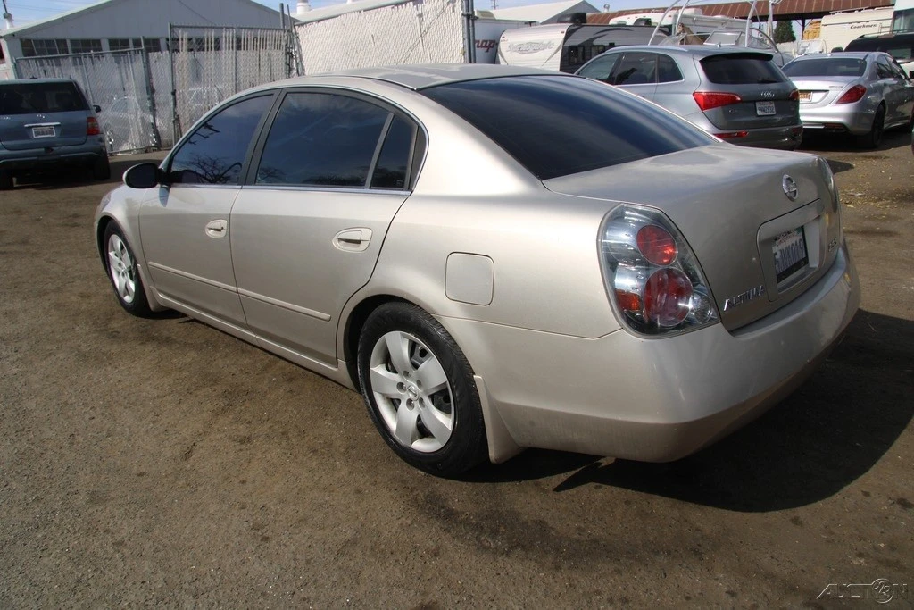 2005 Nissan Altima 3rd Gen - Image 4 of 21