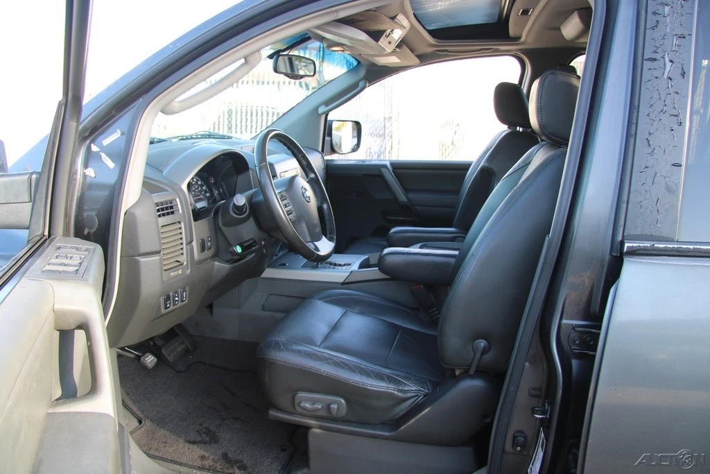 2005 Nissan Armada - Image 15 of 21