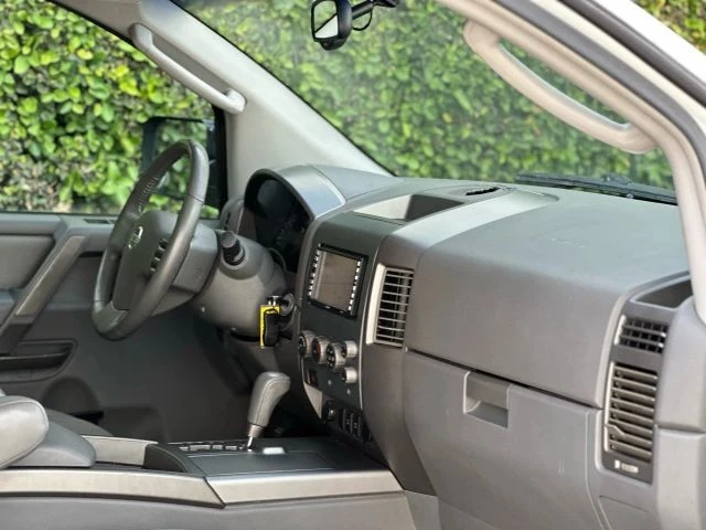 2005 Nissan Armada - Image 18 of 21