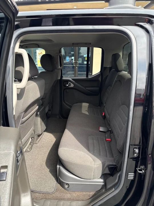 2005 Nissan Frontier 2nd Gen - Image 11 of 18