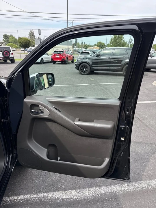 2005 Nissan Frontier 2nd Gen - Image 15 of 18