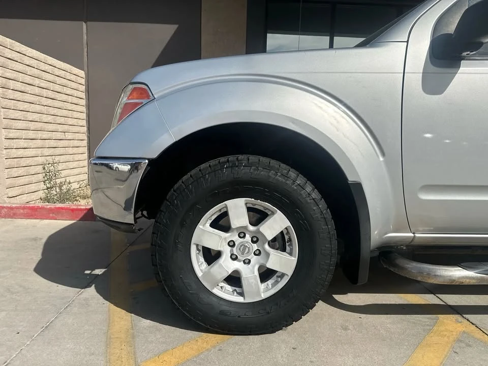 2005 Nissan Frontier 2nd Gen - Image 10 of 20