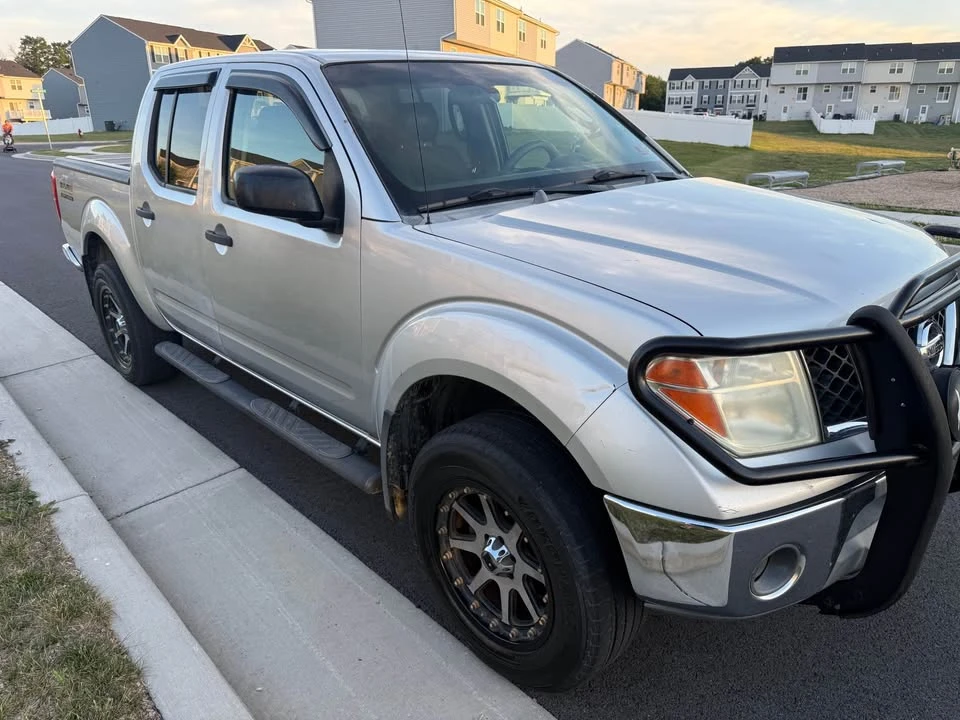 2005 Nissan Frontier 2nd Gen - Image 2 of 16