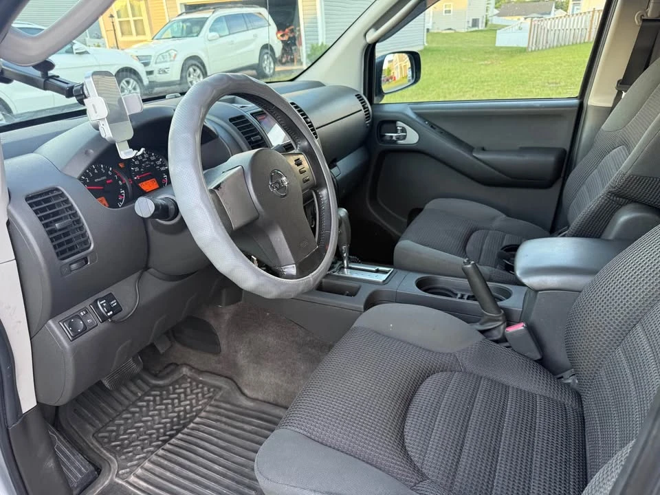 2005 Nissan Frontier 2nd Gen - Image 10 of 16