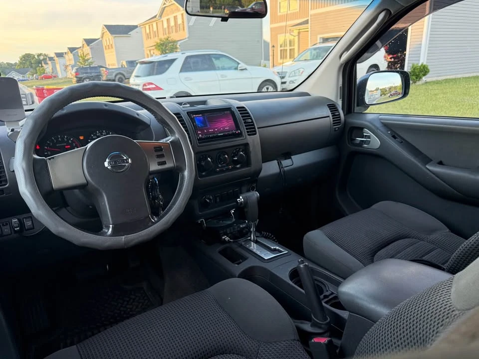 2005 Nissan Frontier 2nd Gen - Image 11 of 16