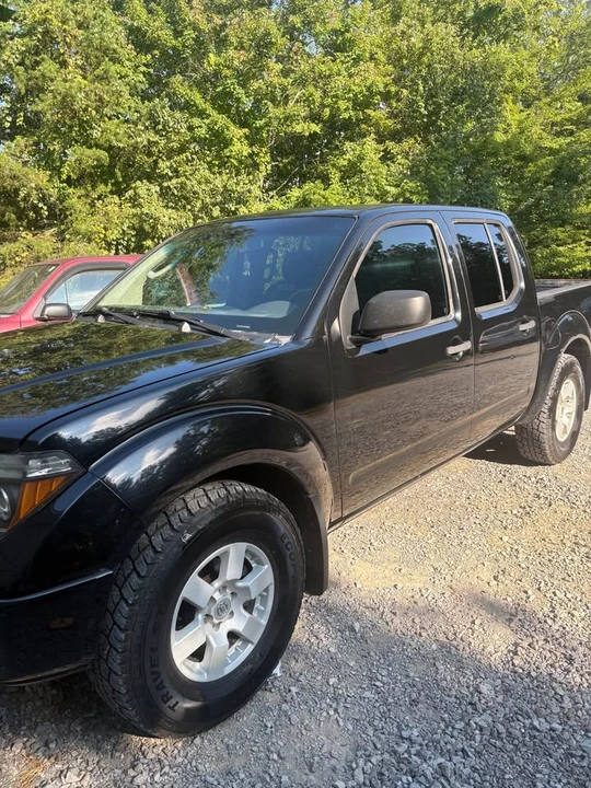 2005 Nissan Frontier 2nd Gen - Image 5 of 13