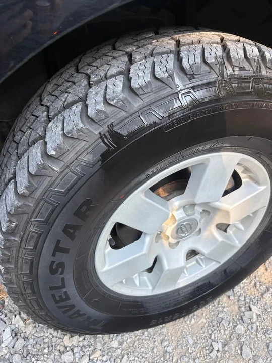 2005 Nissan Frontier 2nd Gen - Image 2 of 13